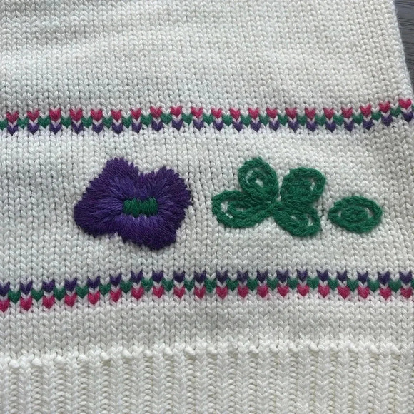 Avocado | Vintage 80’s 90’s Made in Hong Kong knit sweater / embroidered flowers - Picture 10 of 11